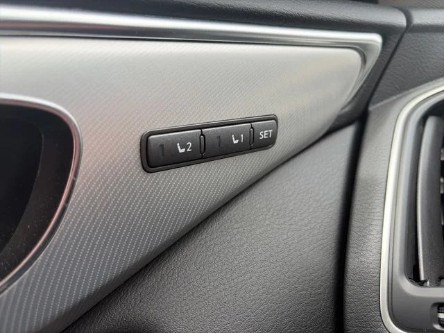 Used 2022 Grand Blue INFINITI LUXE image 19