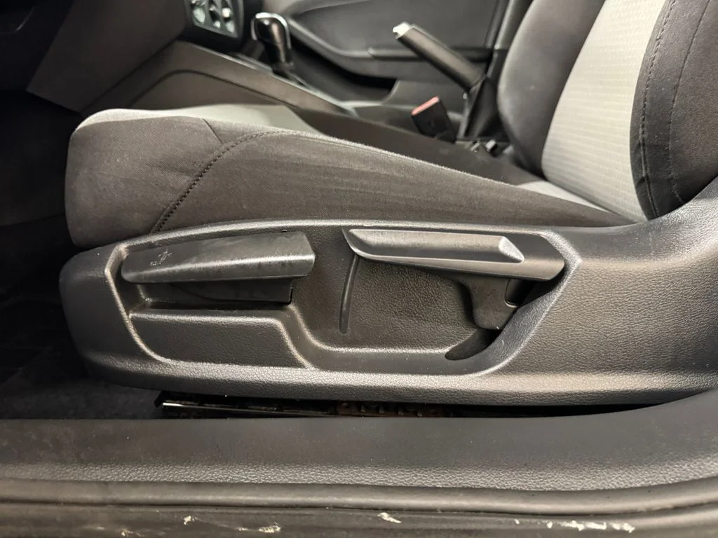 Used 2018 Gray Volkswagen 1.4T S image 14