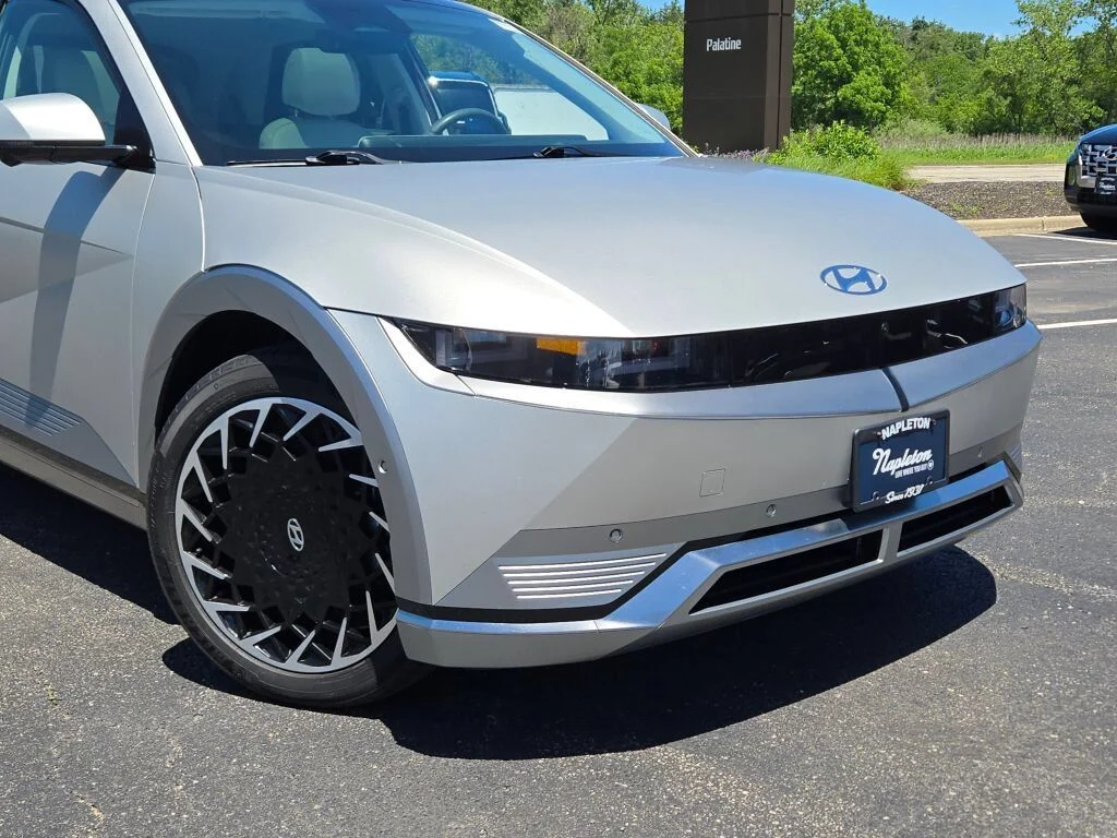 Used 2023 Hyundai IONIQ 5 Limited with VIN KM8KRDAF9PU227839 for sale in Palatine, IL