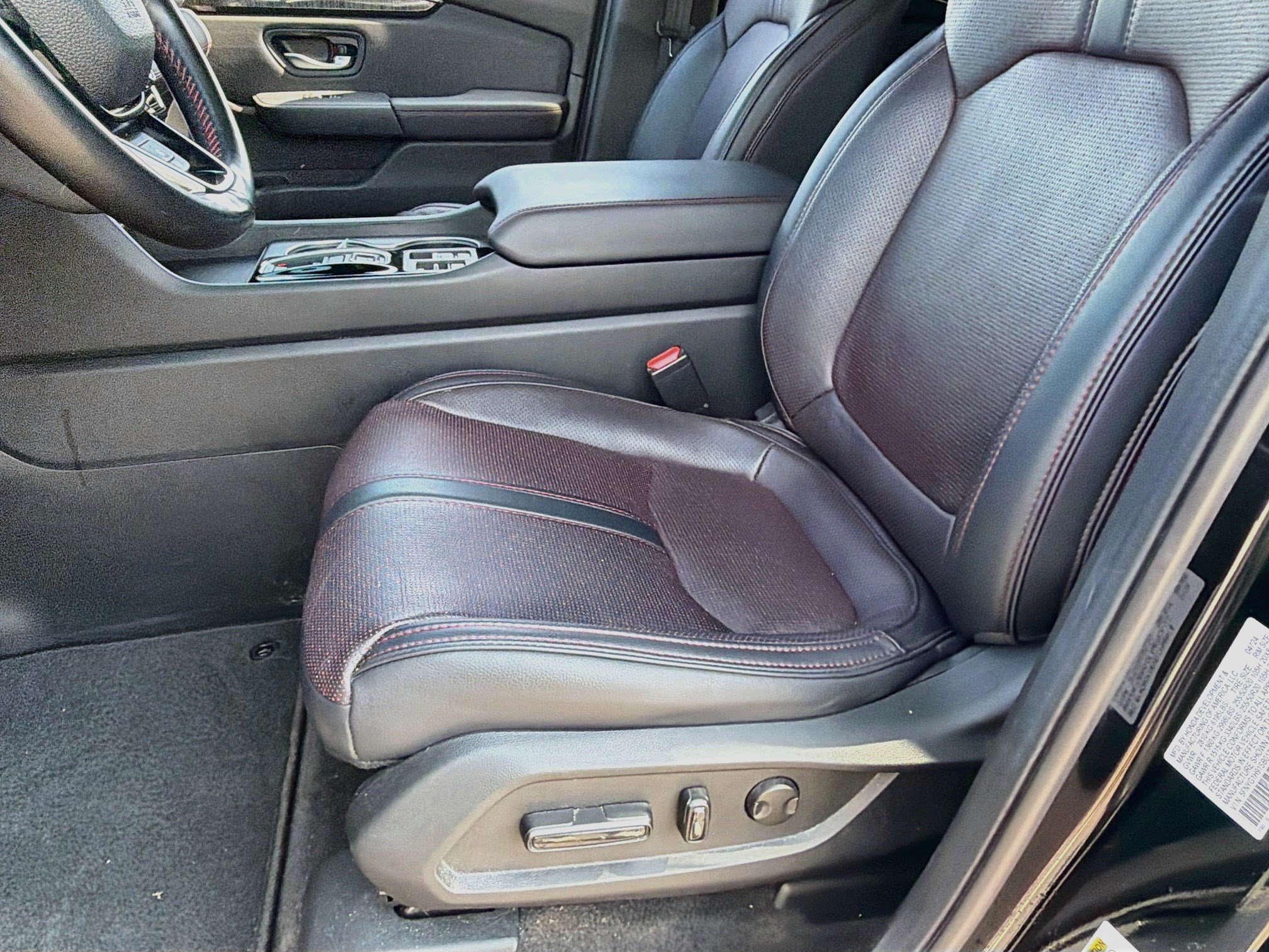 Used 2025 Crystal Black Pearl Honda Black Edition image 12