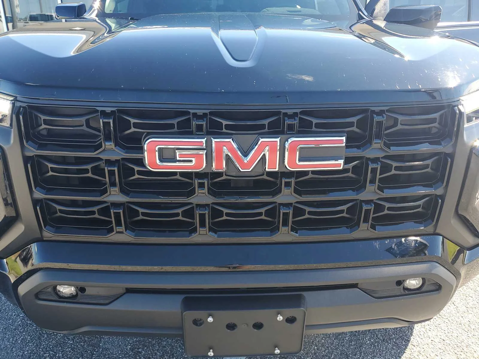 Used 2024 Onyx Black GMC Elevation image 11