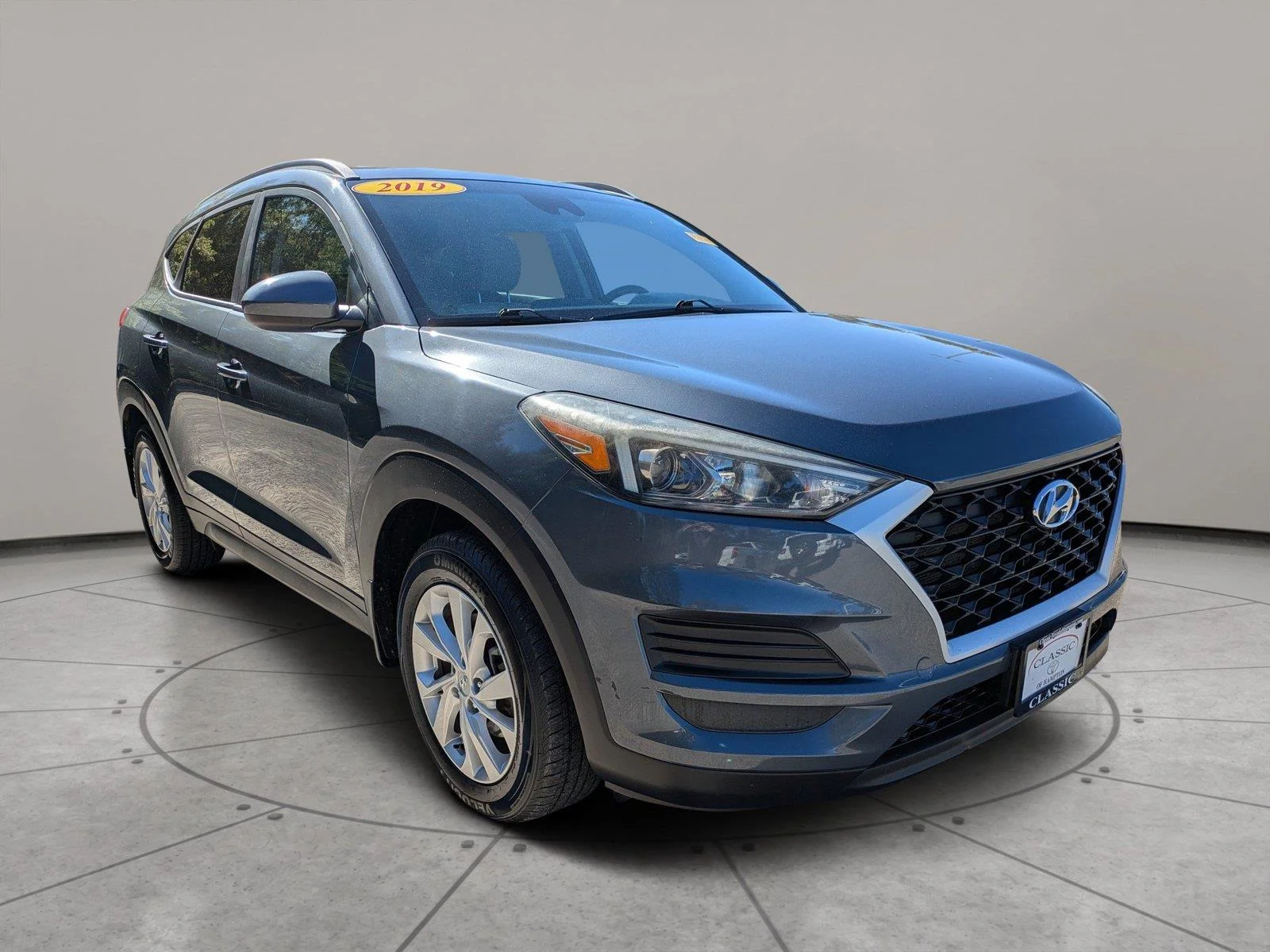 Used 2019 Coliseum Gray Hyundai Value image 1