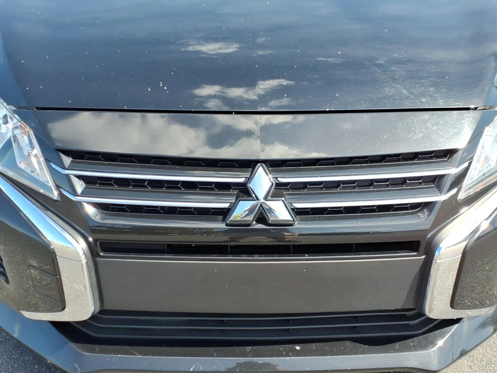 Used 2024  MITSUBISHI  image 12