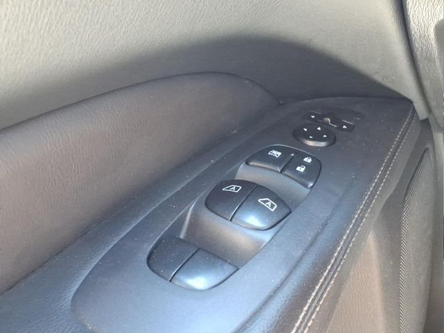 Used 2015 Silver Nissan Platinum image 29