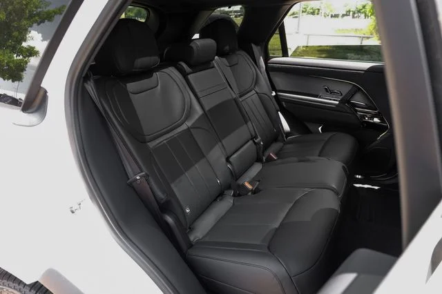 New 2026 Fuji White Land Rover SE image 46