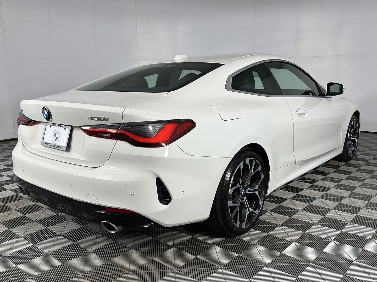 New 2026 Alpine White BMW 430i xDrive image 27