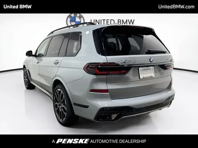 New 2027 Brooklyn Grey Metallic BMW X7 40i image 7