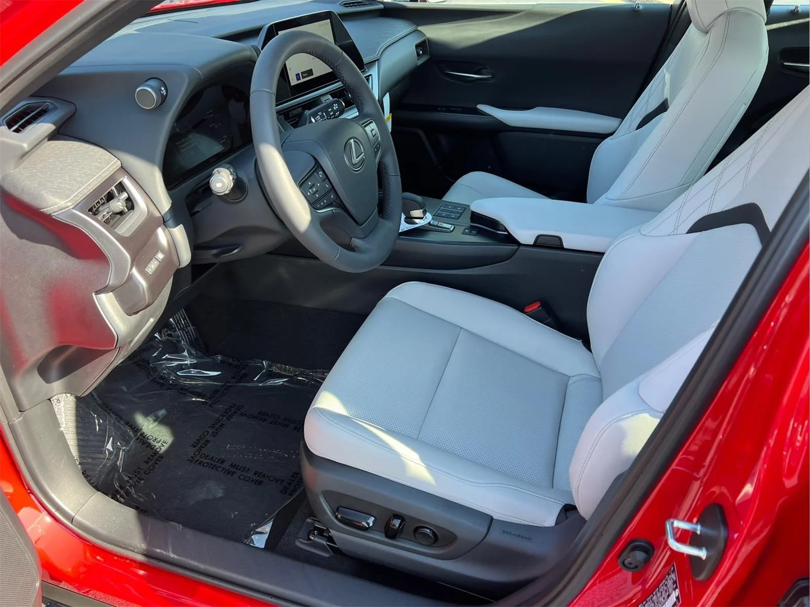 2025 Lexus UX - Photo 10