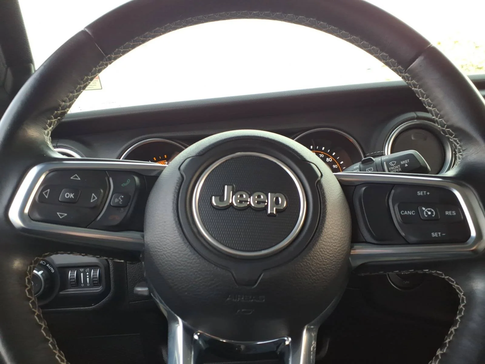 Used 2020 Bright White Clearcoat Jeep Sahara image 28