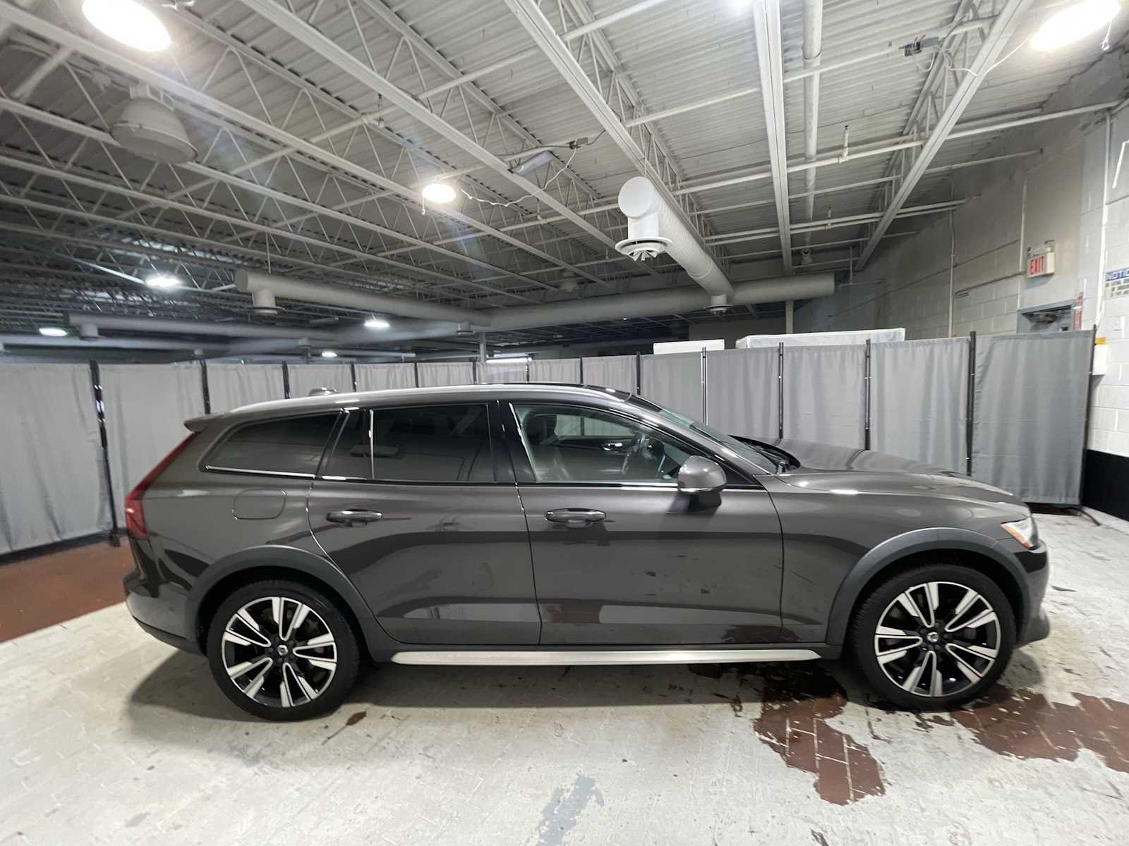 Used 2023 Gray Volvo Ultimate image 27