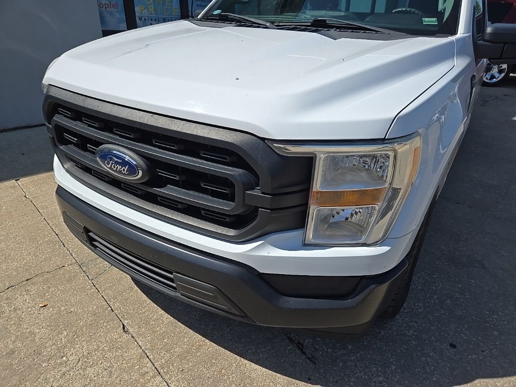 Used 2021 White Ford XL image 16