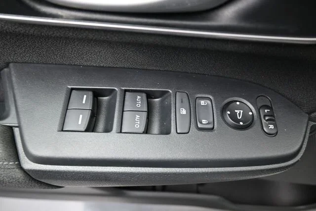 Used 2020 White Honda EX image 14