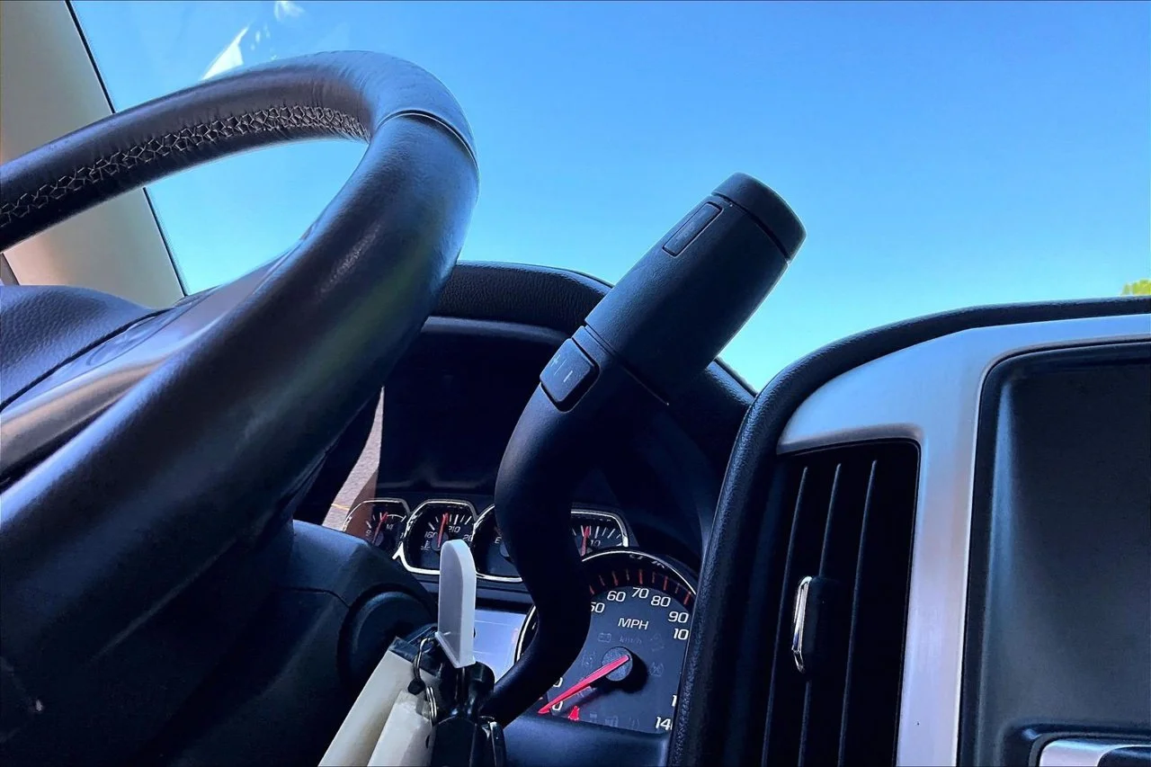 Used 2016 White GMC SLT image 30