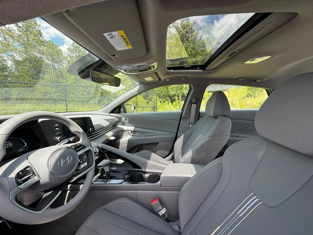 2026 Hyundai Elantra SEL - Photo 16