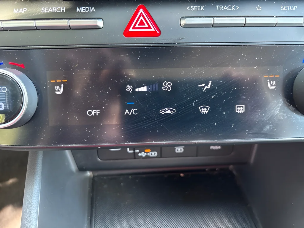 Used 2025 Silver Hyundai SEL image 34