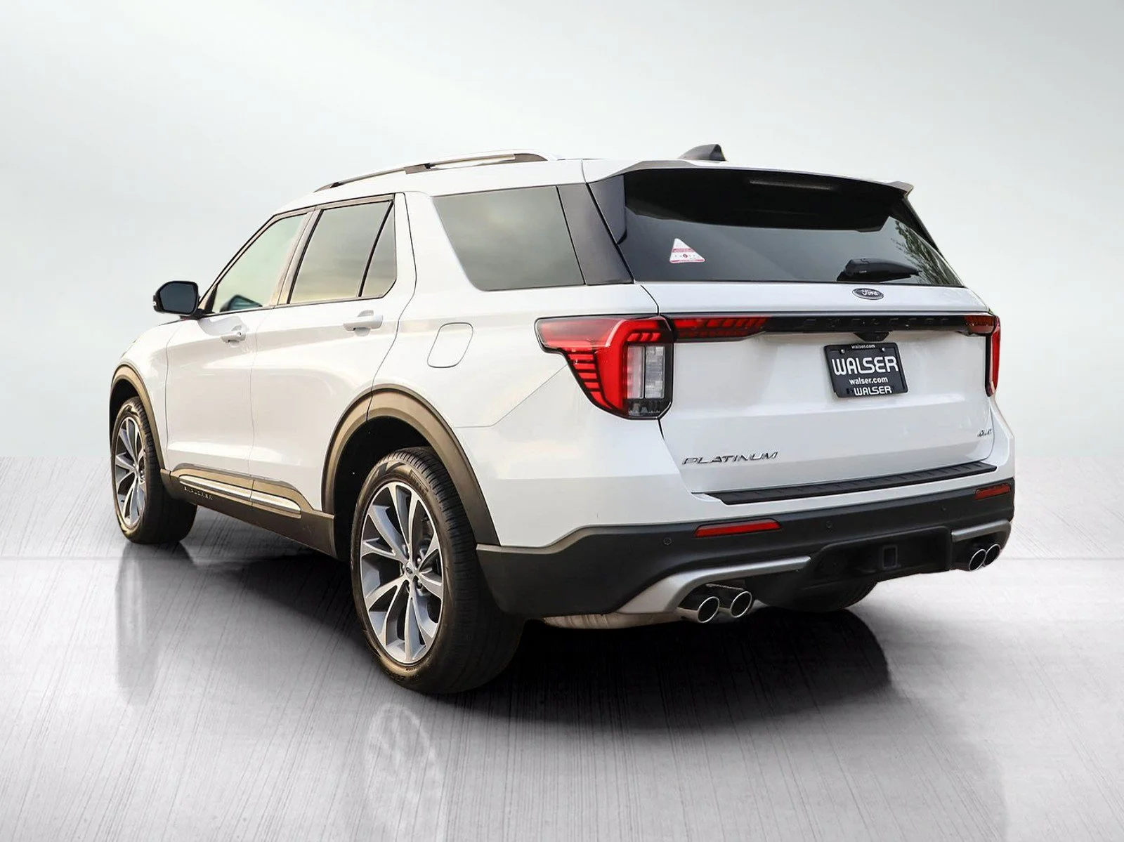 Used 2025 White Metallic Ford Platinum image 3