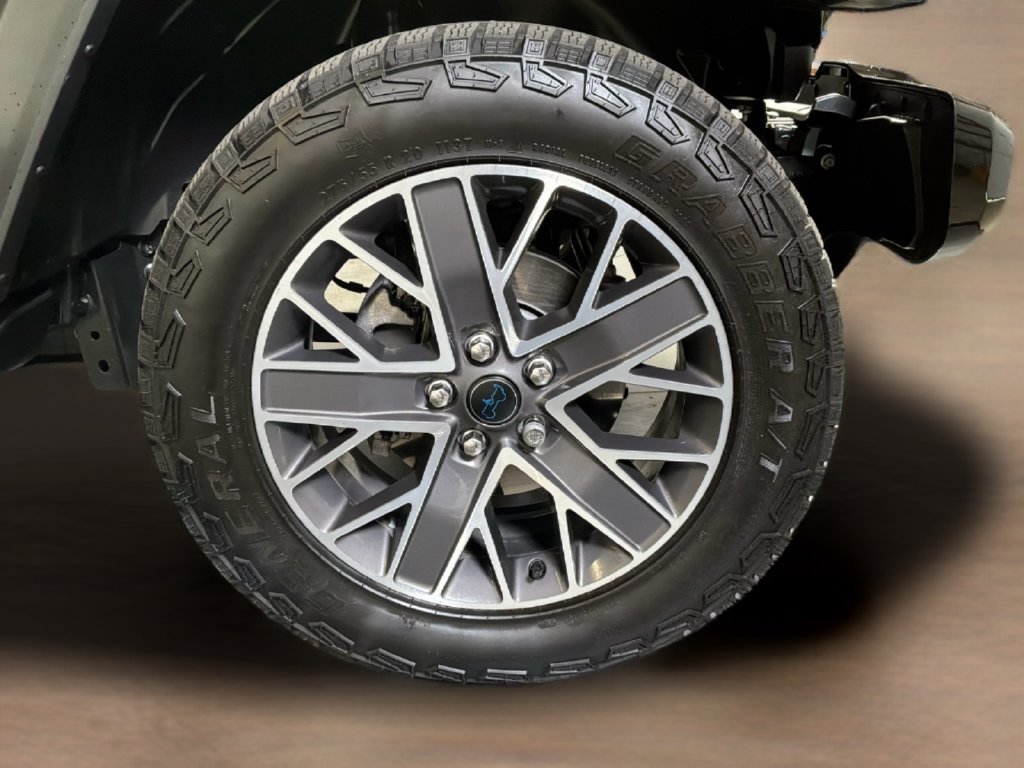 Used 2024 Black Jeep High Altitude 4xe image 13