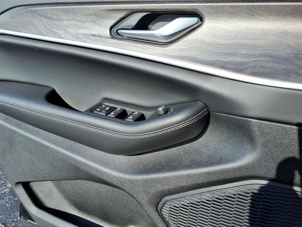 New 2027 High-Gloss Black Paint Jeep Laredo Altitude image 6