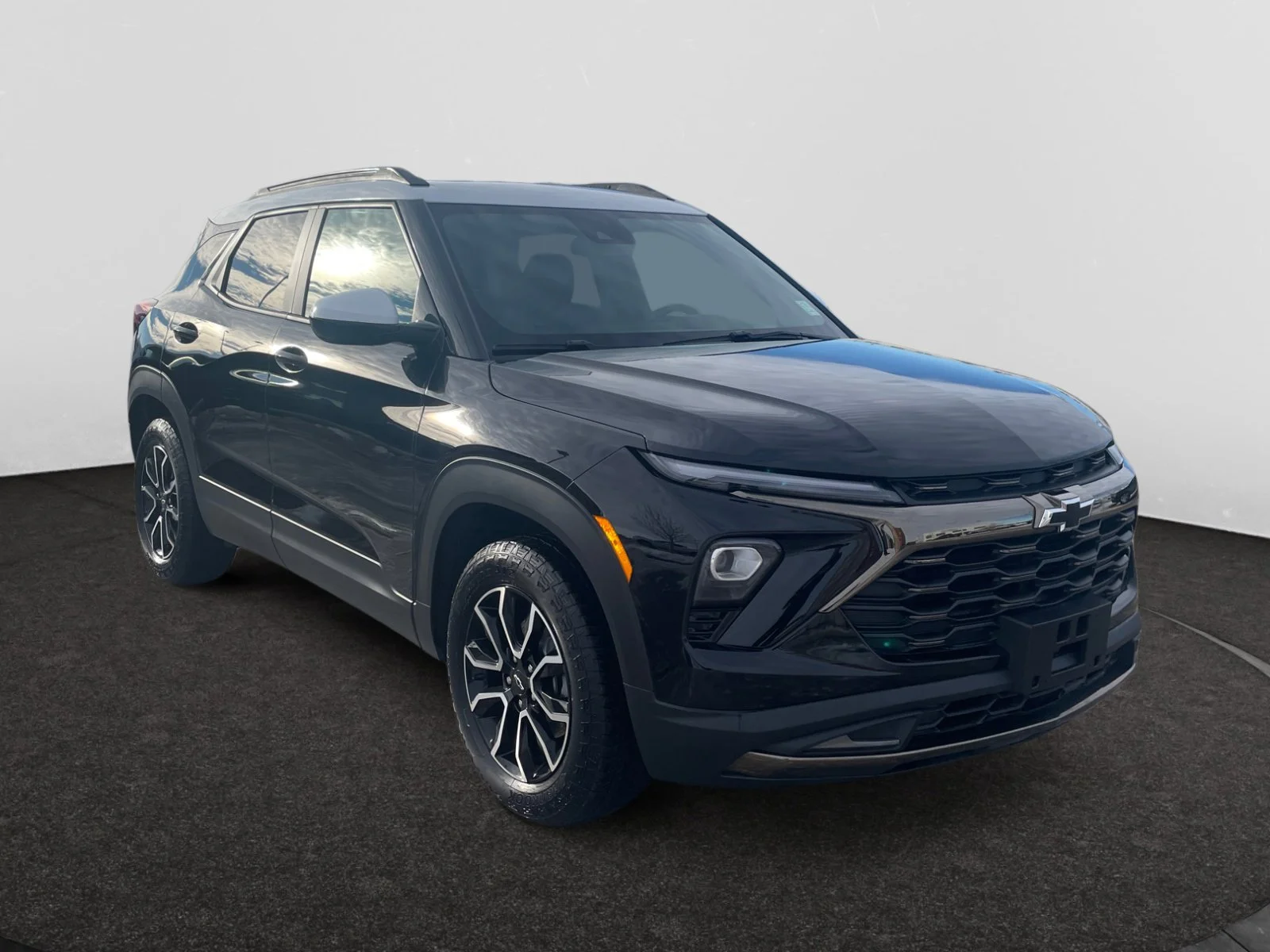 Used 2025 Black Chevrolet ACTIV AWD image 7