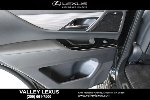 2026 Lexus LX 700h F-Sport - Photo 17