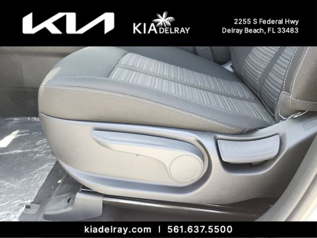 New 2026 Glacial White Pearl Kia LX image 17