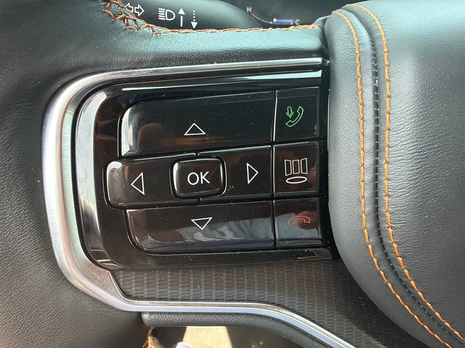 New 2026 Bright White Clearcoat Jeep Summit Reserve image 15