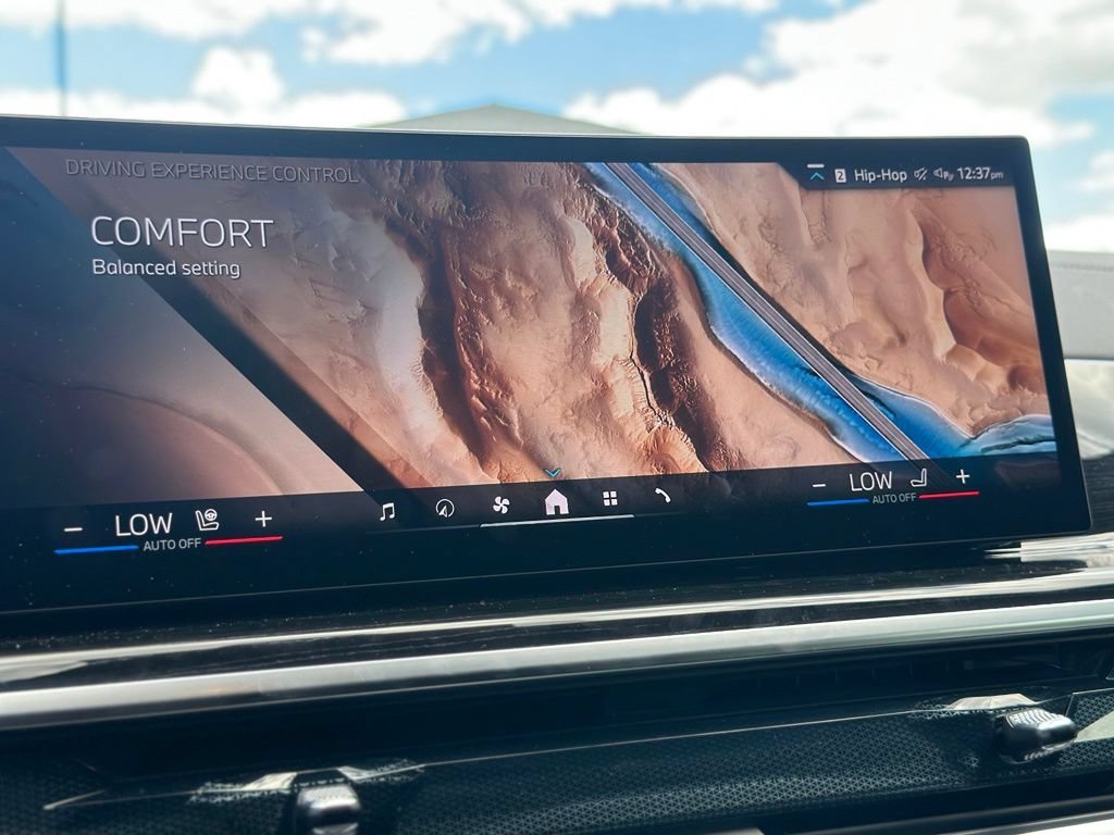 New 2026 Mineral White Metallic BMW xDrive40i image 41