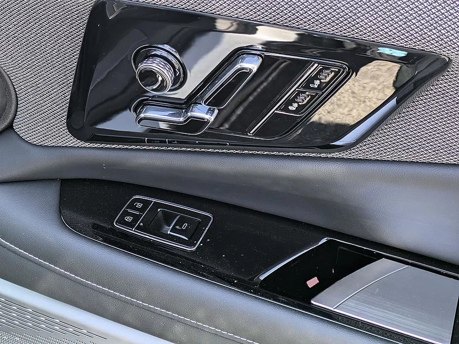 2026 Cadillac OPTIQ Sport - Photo 34