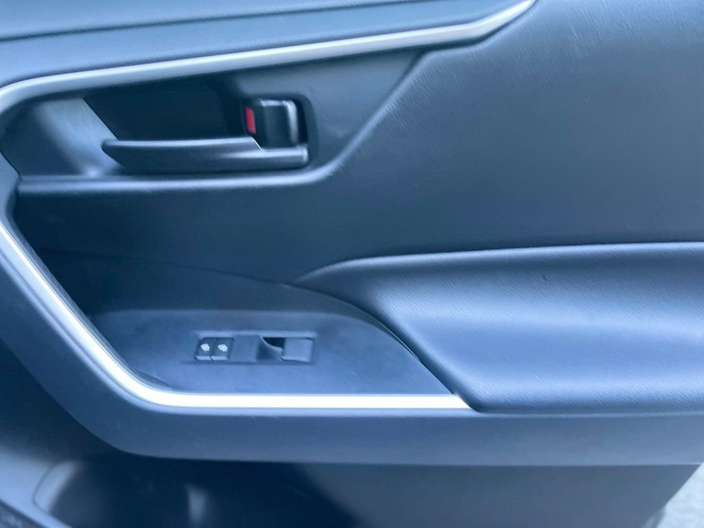 Used 2020 Magnetic Gray Metallic Toyota LE image 21