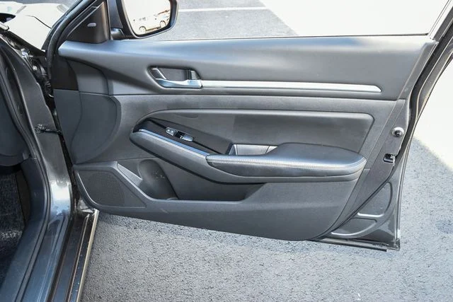 Used 2024 Gray Nissan 2.5 SV image 23