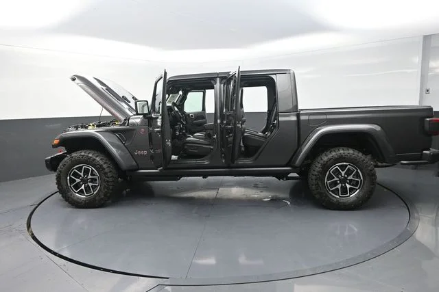New 2026 Granite Crystal Metallic Clearcoat Jeep Shadow Ops image 33