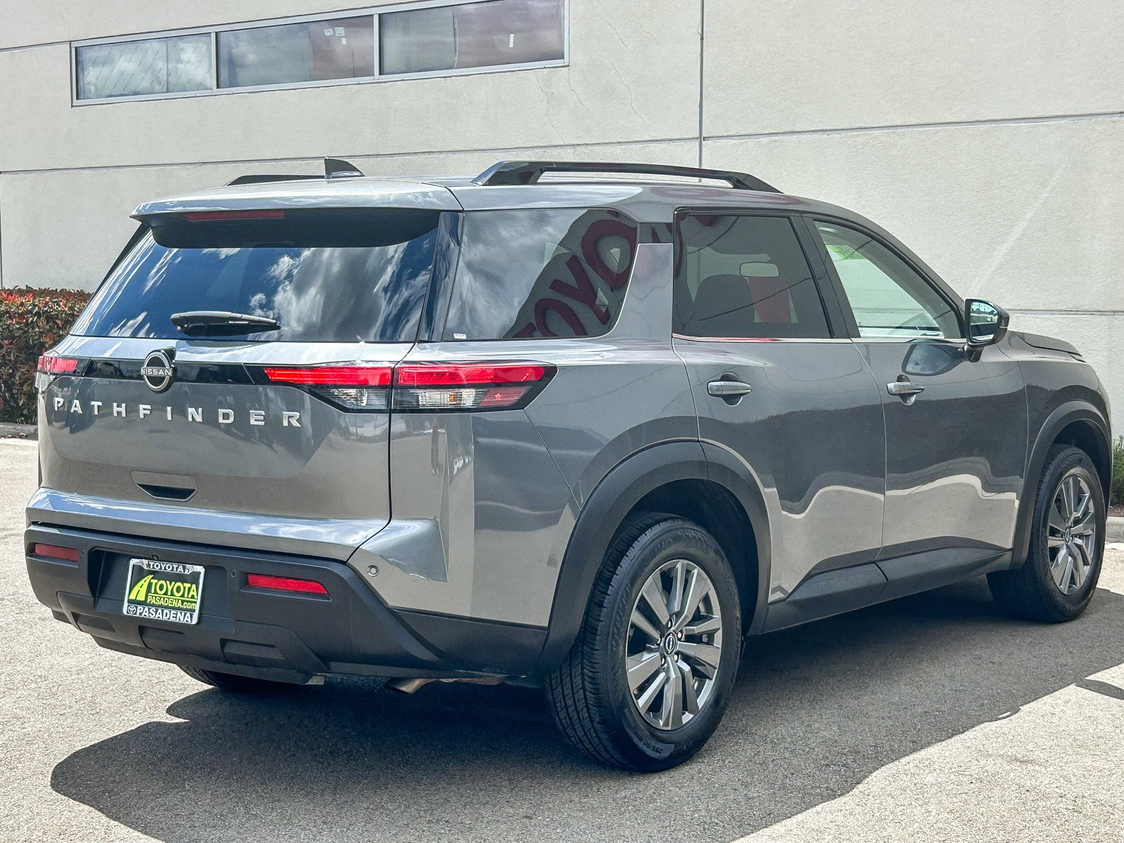 Used 2025 GUN METALLIC NISSAN SV image 6