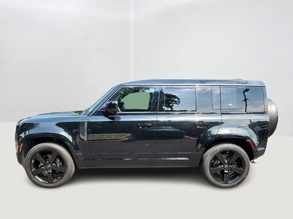 Certified Used 2023 Santorini Black Metallic Land Rover V8 image 7