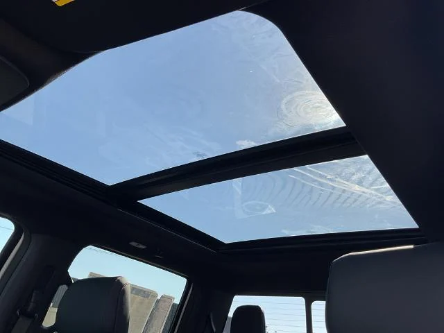 New 2025 Oxford White Ford XLT image 22