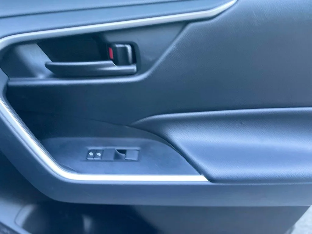 Used 2020 Magnetic Gray Metallic Toyota LE image 21