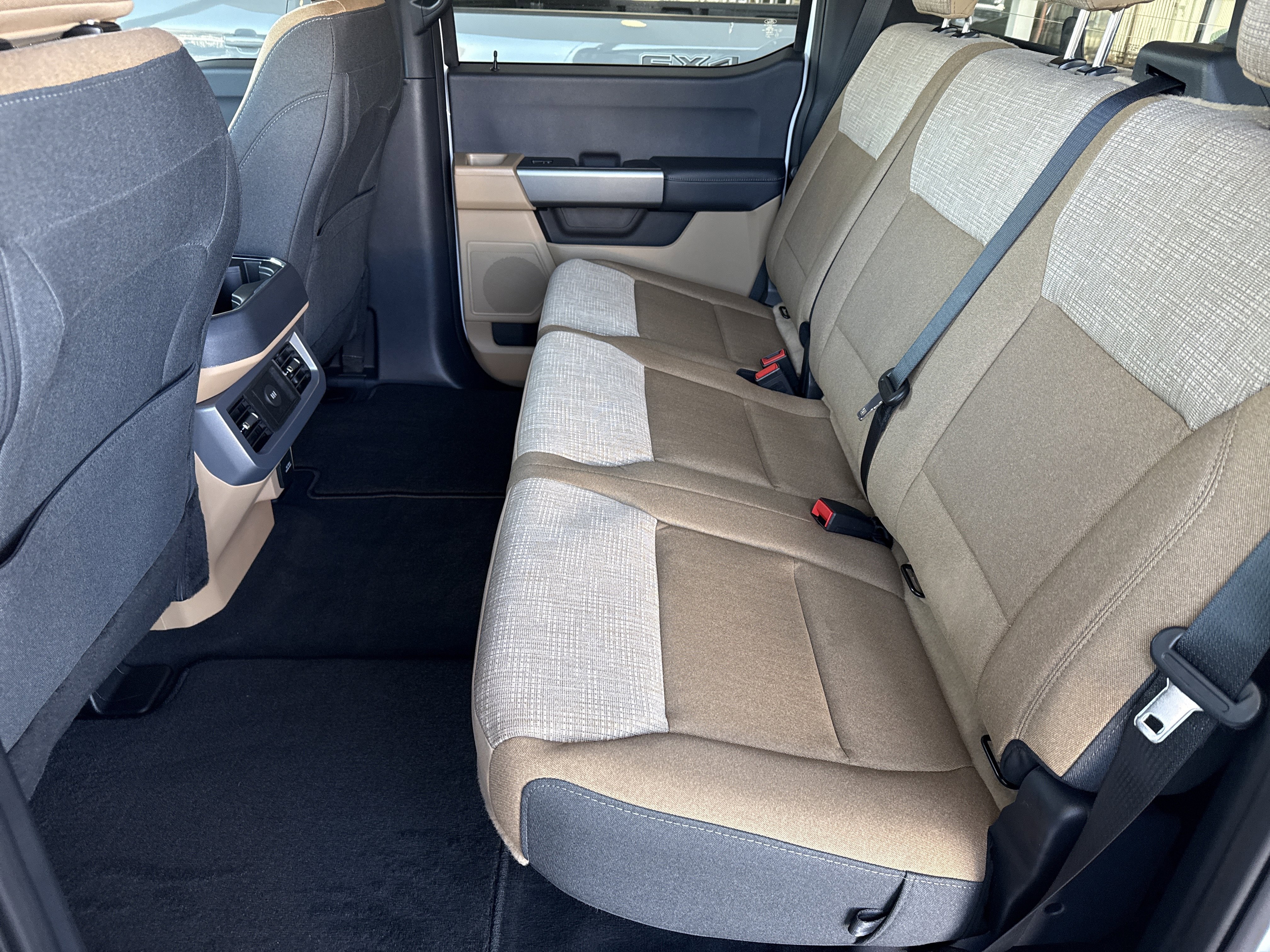2026 Ford F-350 Super Duty XLT - Photo 11