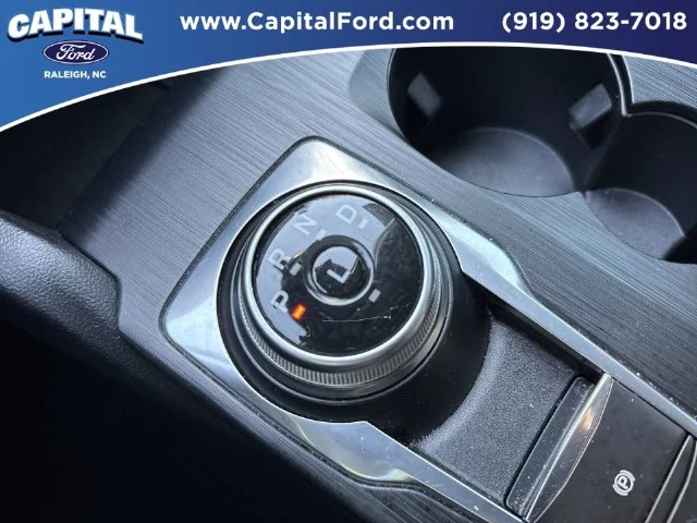 Used 2022 Black Ford SEL image 30
