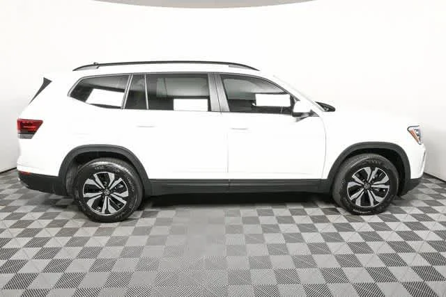 2026 Volkswagen Atlas SE - Photo 2