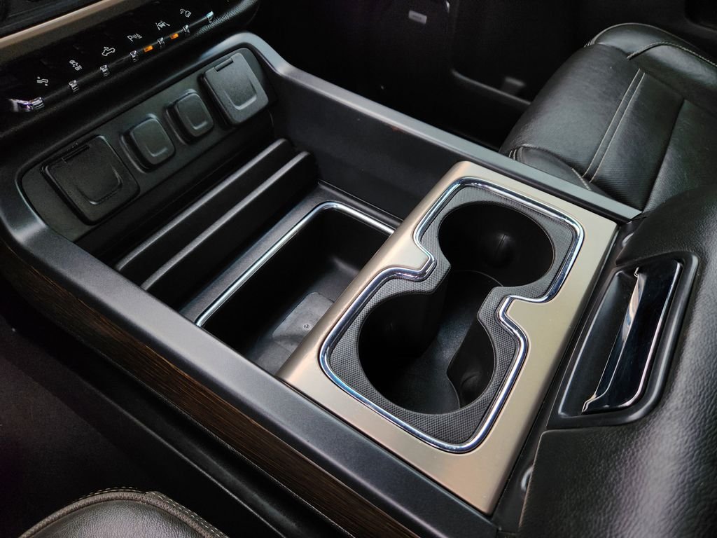 Used 2018 Silver GMC Denali image 21