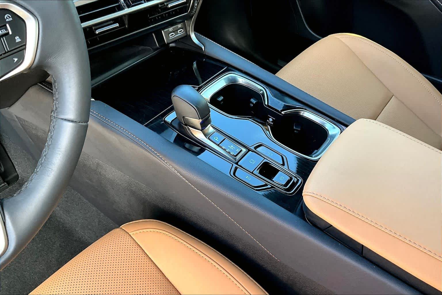 Used 2025 Eminent White Pearl Lexus  image 17