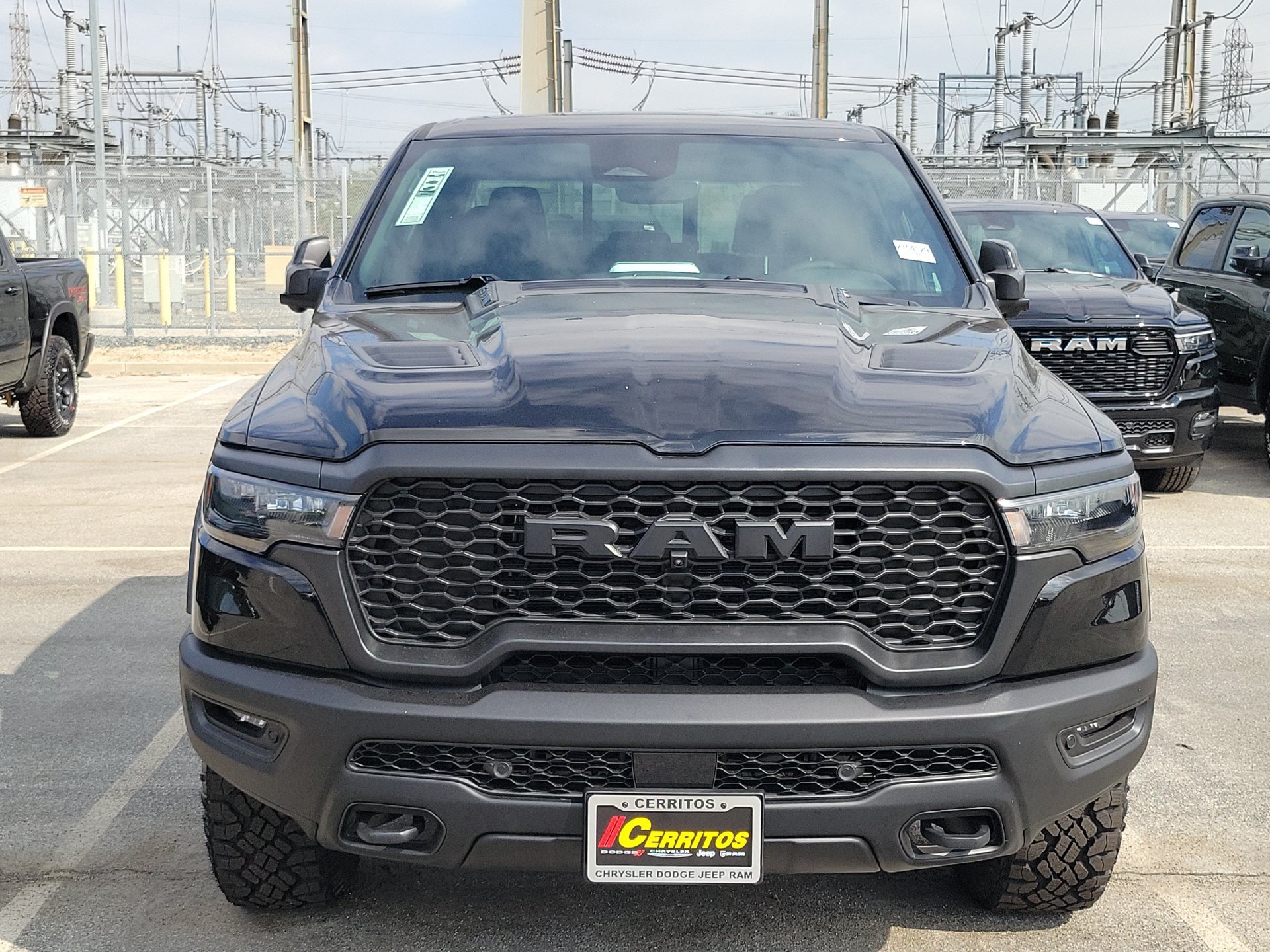 New 2027 Diamond Black Crystal Pearl-Coat Exterior Paint RAM Rebel image 7