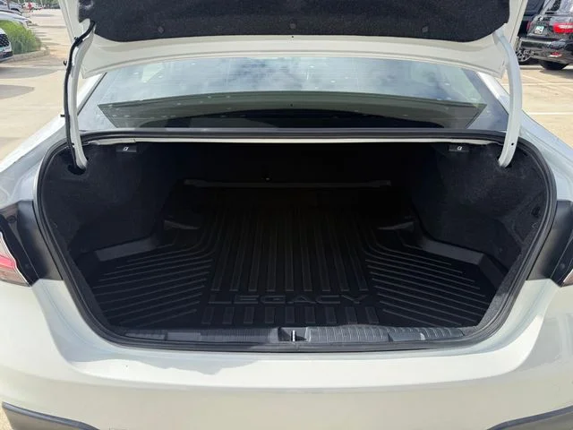 Used 2021 White Subaru Premium image 26