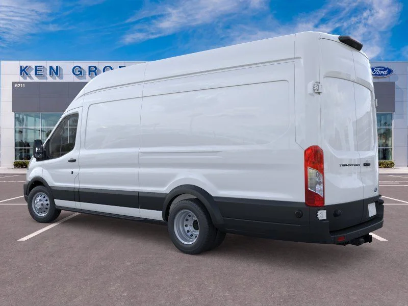 New 2026 Oxford White Ford Base image 4