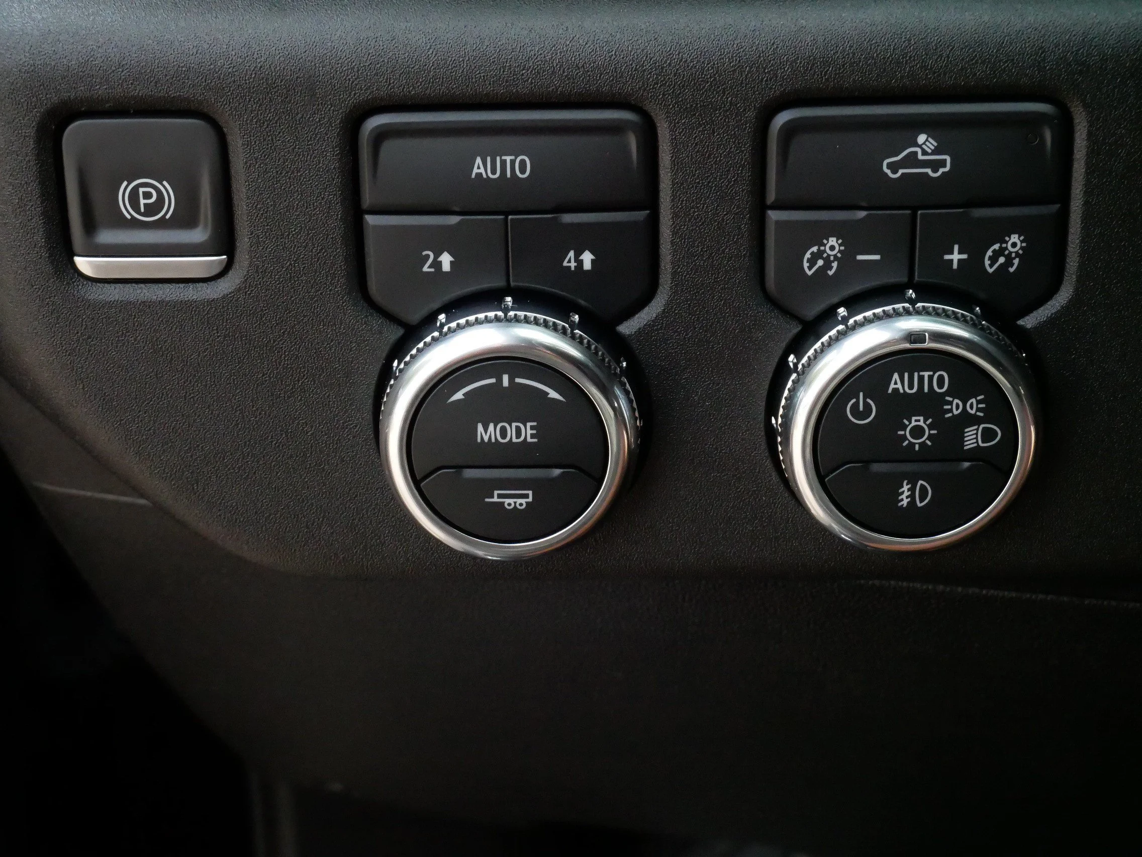 Used 2024 Onyx Black GMC Elevation image 27