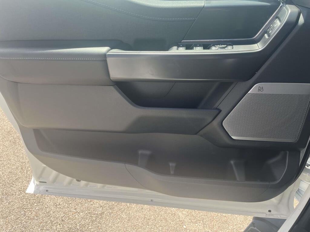 New 2026 Star White Metallic Tri-Coat Ford LARIAT image 30