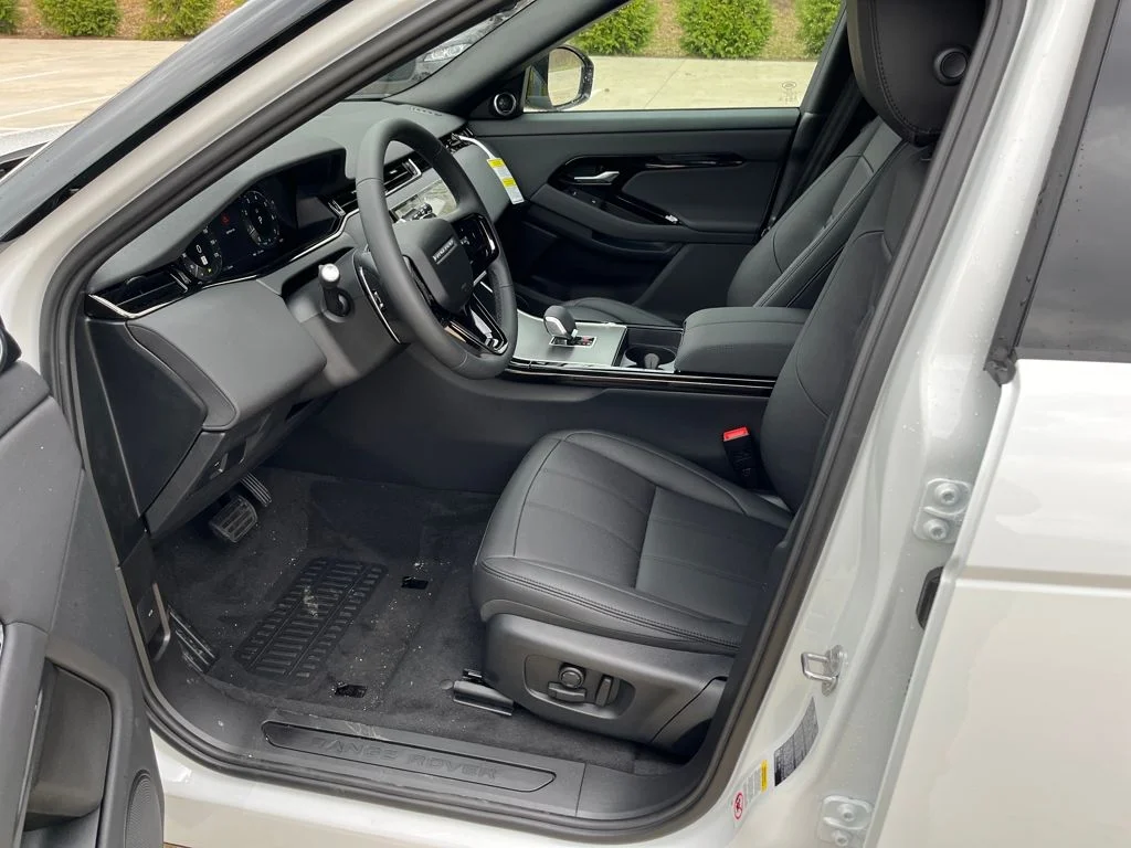 New 2026 Fuji White Land Rover S image 9