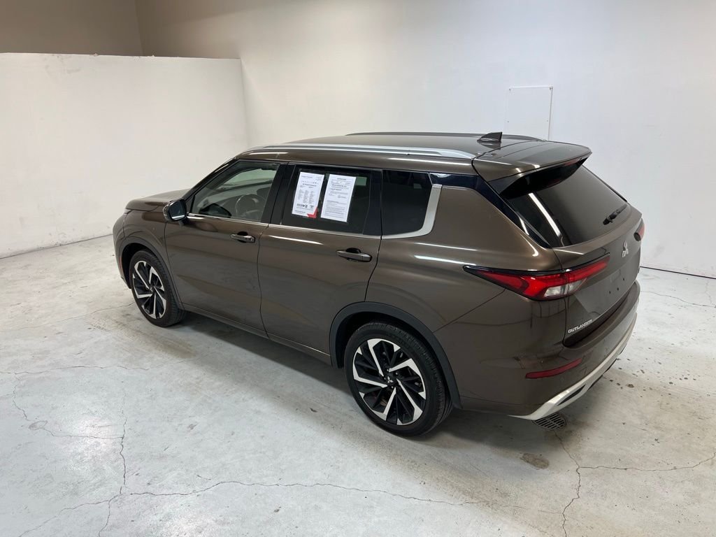 2022 Mitsubishi Outlander SEL photo 4