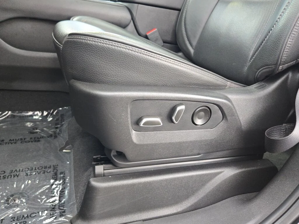 Used 2022  GMC Denali image 25