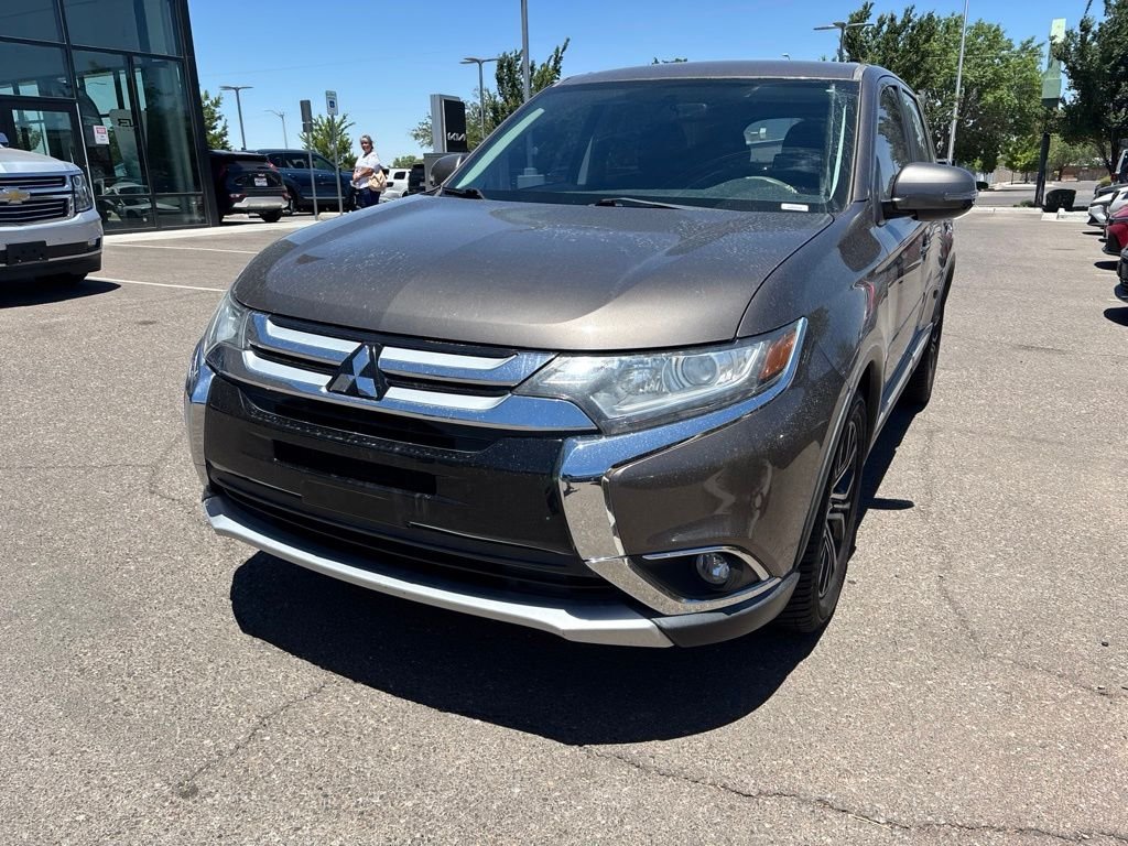 Used 2017 Brown Mitsubishi SE image 3