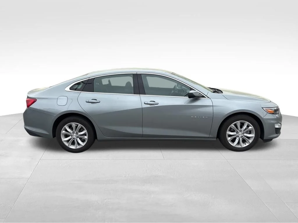 Used 2024 Gray Chevrolet LT image 6